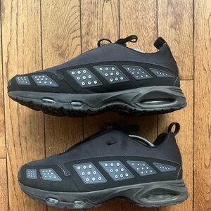 Nike AIRMAX SUNDER Athletic Shoes with Reflective Details